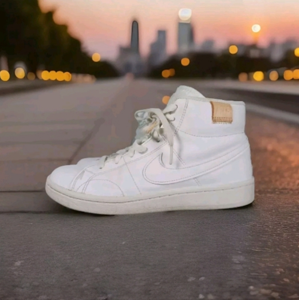 Nike Court Royale 2 Womens Size 8 Mid Sneakers CT1725-100 White Streetwear Shoes